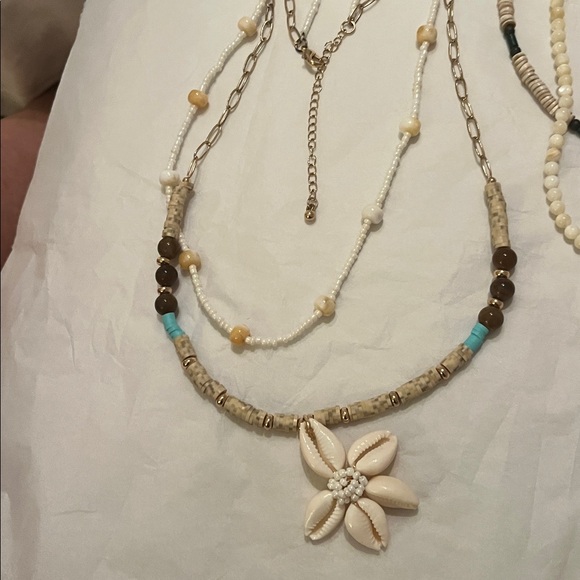 Beach Vibes Bundle of Jewelry - Picture 7 of 11